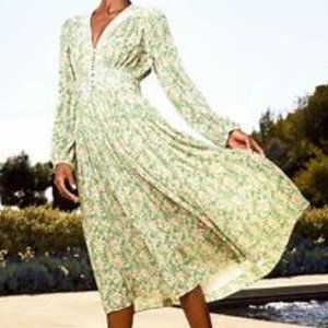 Lulu's Garden Dancer Green Floral Print Pleated Long Sleeve Midi Dress S…